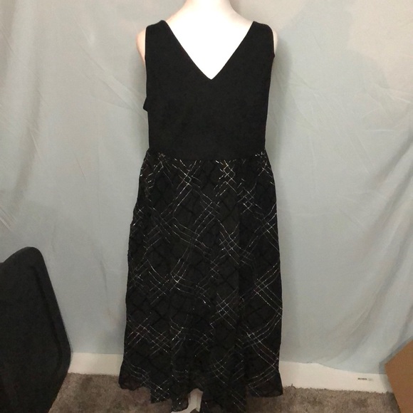 Torrid Black and Silver Plaid Mesh Mid Length Women’s Dress Size 14 NWT - Picture 3 of 7